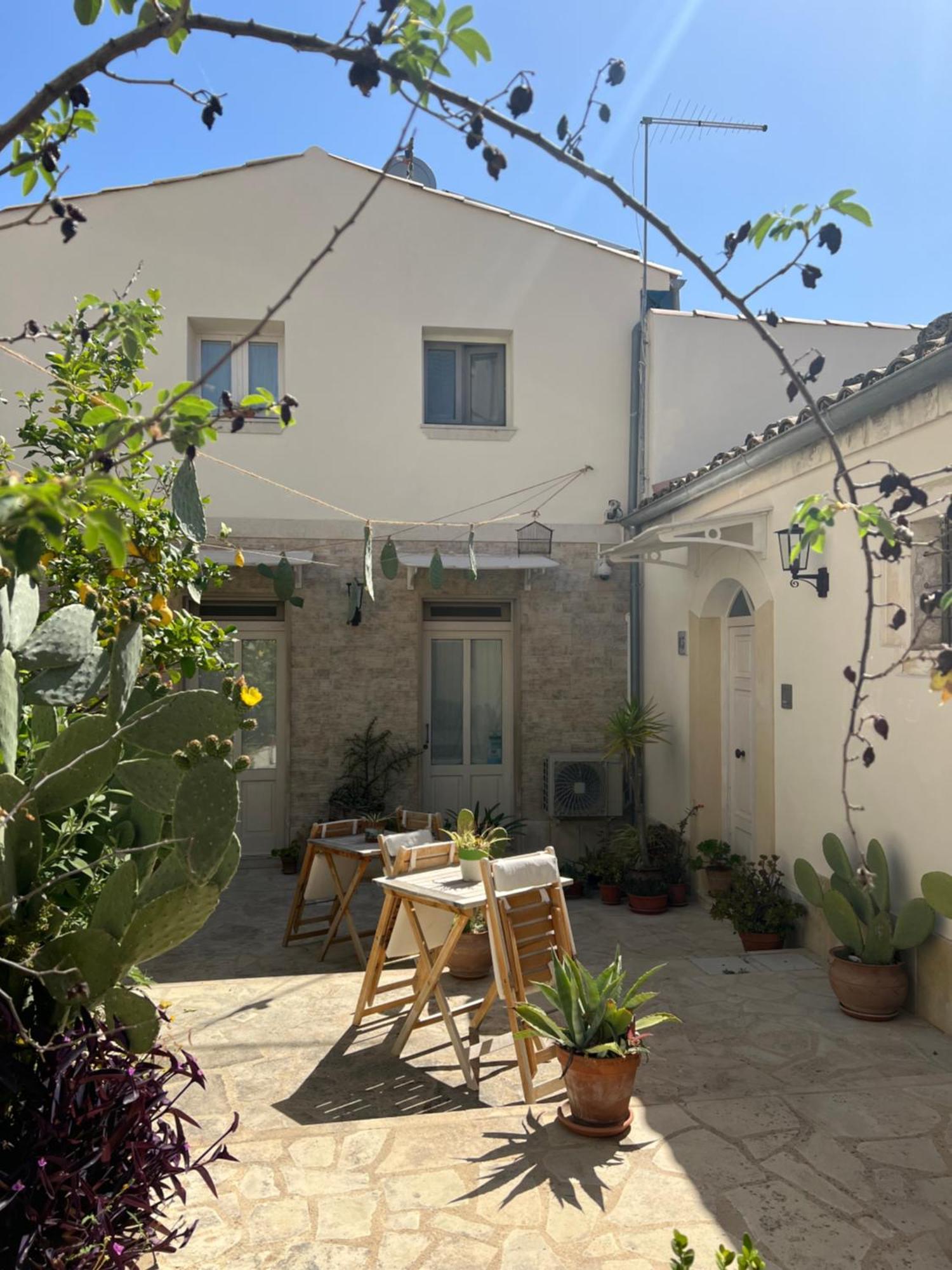 Bed and Breakfast Chicchi Di Melograno Módica Exterior foto